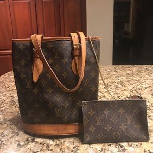 Pm bucket w/small clutch